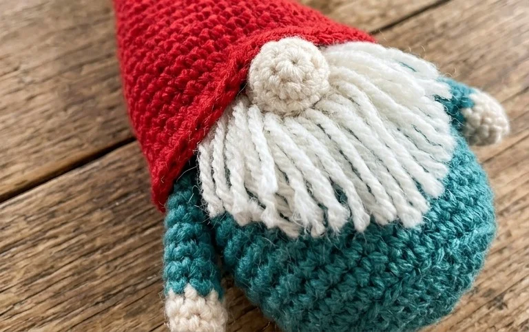 Christmas Gnome Ornament, Free Crochet Pattern – GoldenLucyCrafts