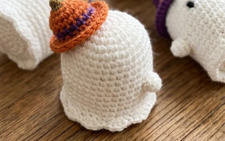 Video Tutorial to Crochet Miniature Ruffle Dress Ghosts Set (Pumpkin, Cat, Witch and More) : Crafts Hive